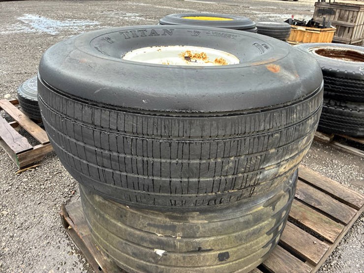 #113247-•-19l16.1-sl-tires-on-rims-image-2