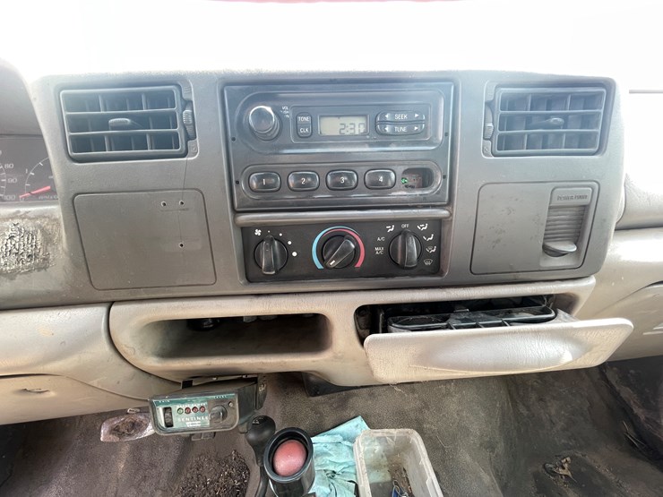 1999-ford-f550-xl-image-25