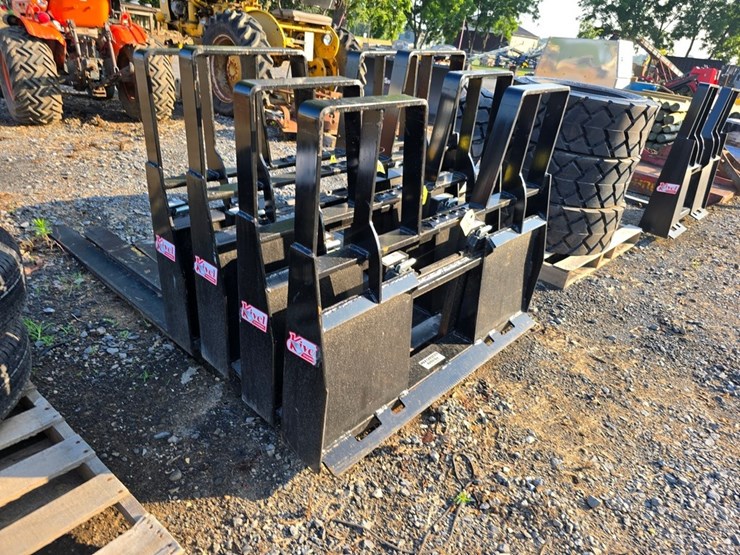 new-kivel-4200-lb.-skidloader-forks-image-2