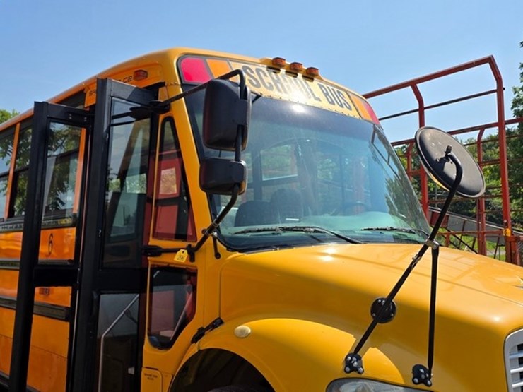 2007-freightliner-school-bus-(runs)-(title)-image-7