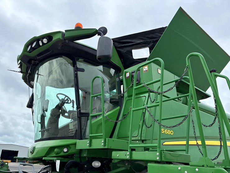 2014-john-deere-s680-image-32