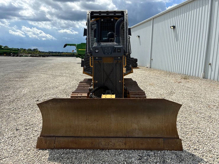 2022-john-deere-450-image-13