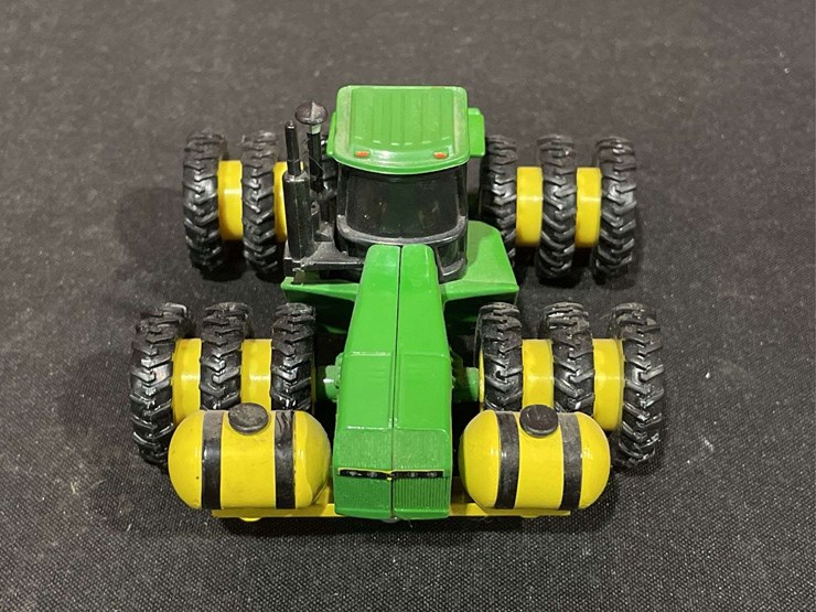 john-deere-8960-image-10