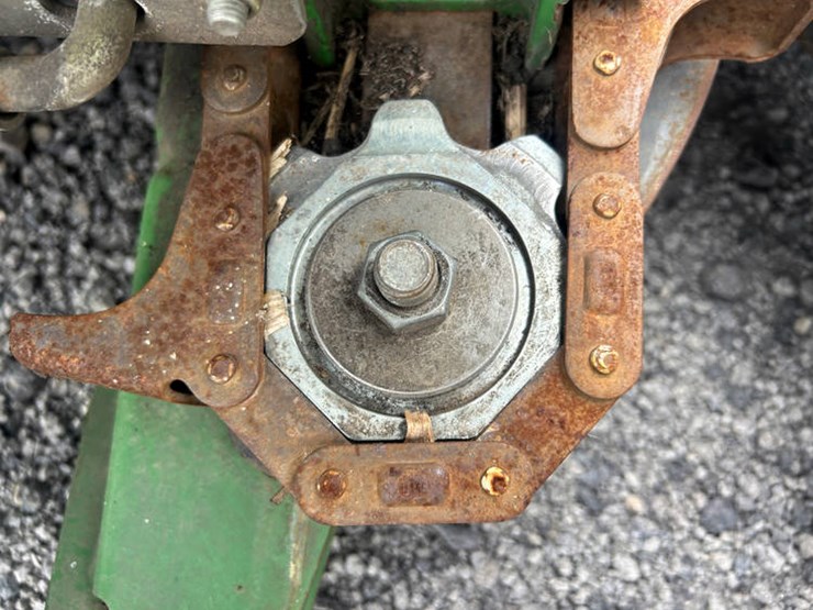 2011-john-deere-608c-image-41