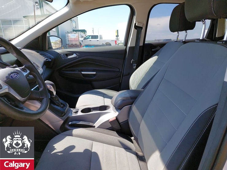 2016-ford-escape-se-image-11