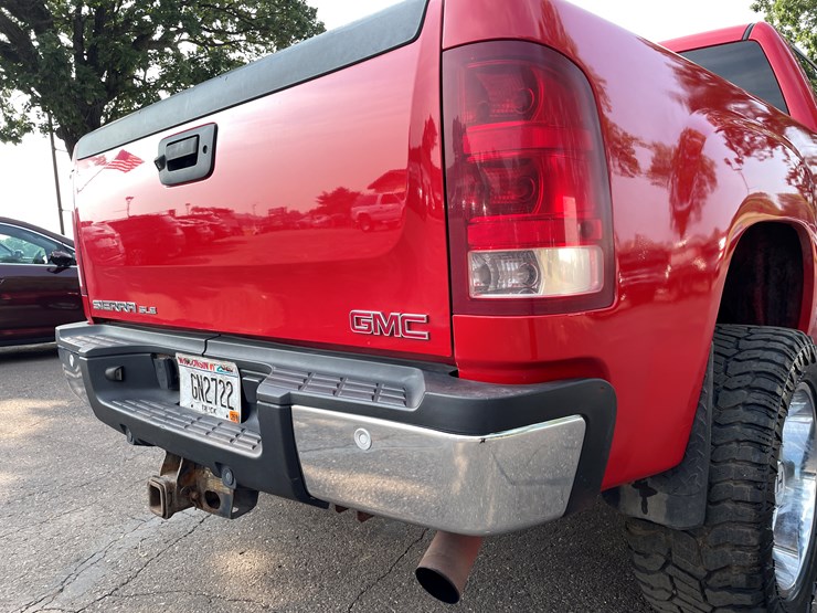 2012-gmc-2500-image-28