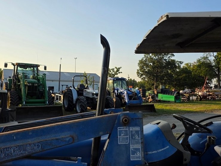 new-holland-tn70-image-28