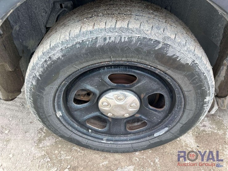 2018-ford-explorer-image-25