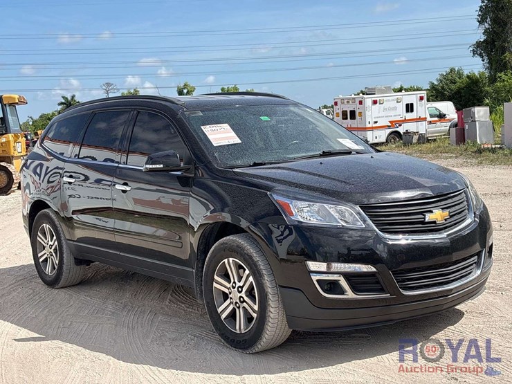 2016-chevrolet-traverse-image-2
