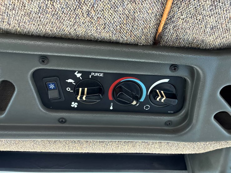 1996-cummins-m11-image-75