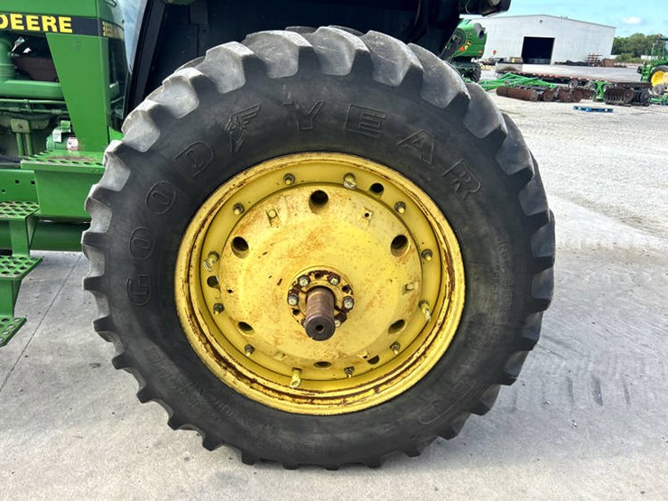1990-john-deere-4455-image-52
