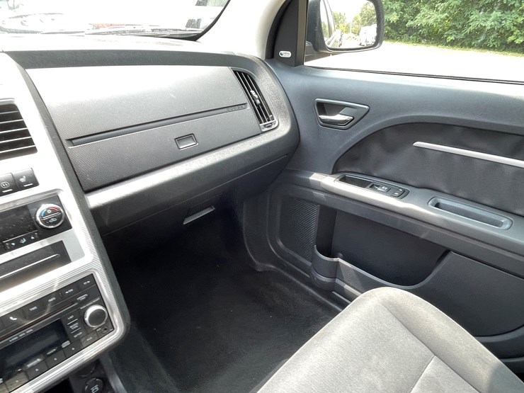 2010-dodge-journey-sxt-image-52