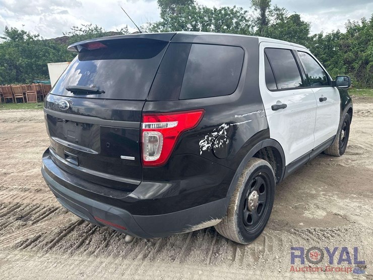 2015-ford-explorer-image-3