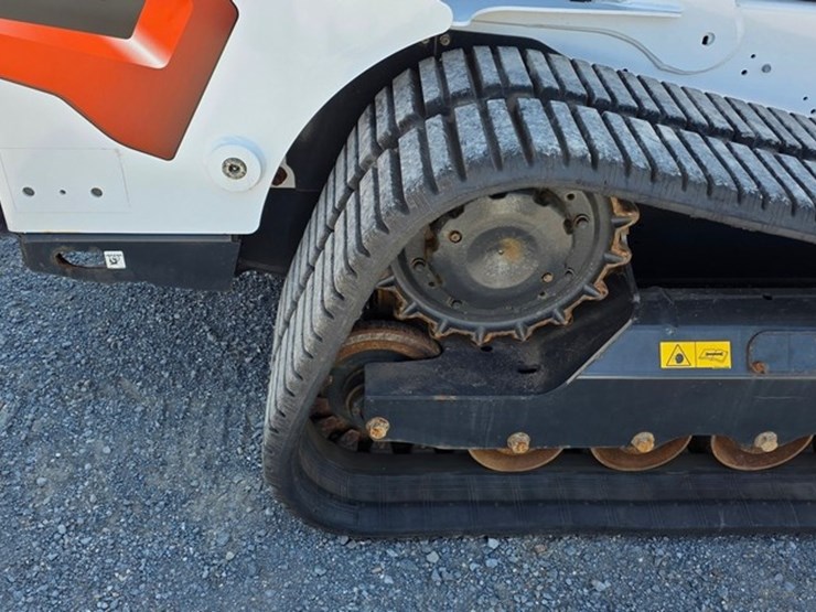 2023-bobcat-t770-image-15