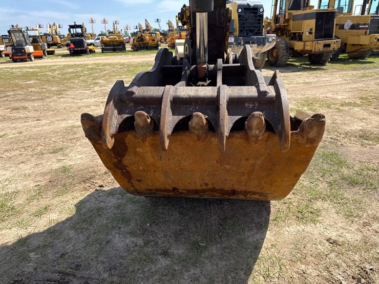 2016-komatsu-pc210-lc-11-image-17