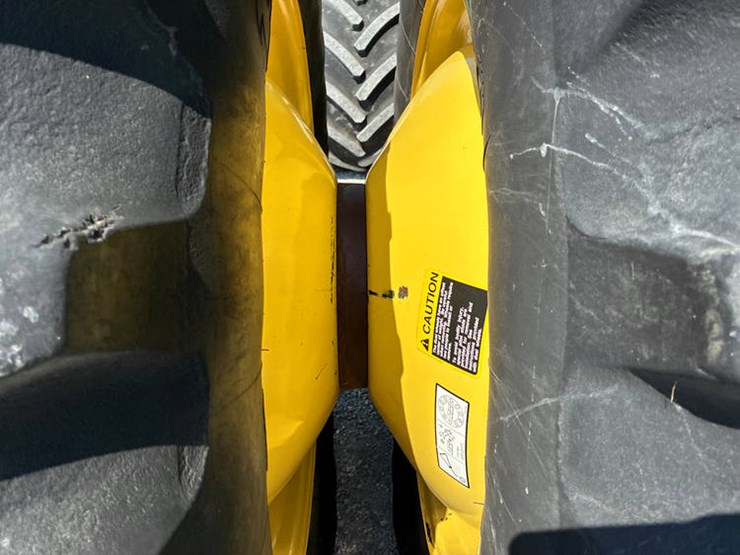 2013-john-deere-s690-image-34