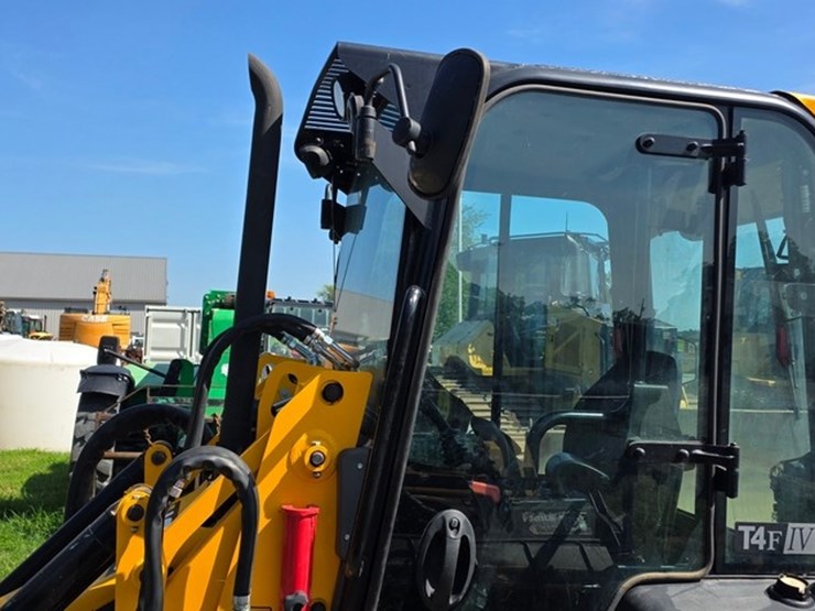 2021-jcb-1cxt-image-13
