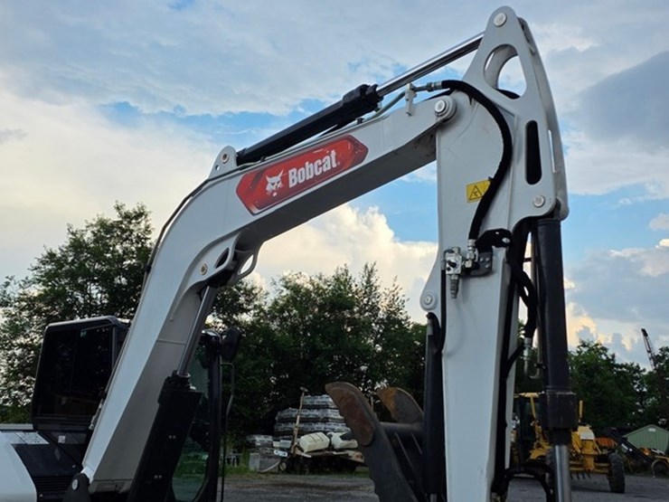 2022-bobcat-e88-image-50