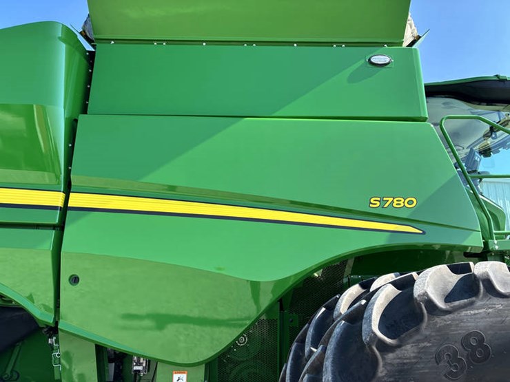 2024-john-deere-s780-image-22