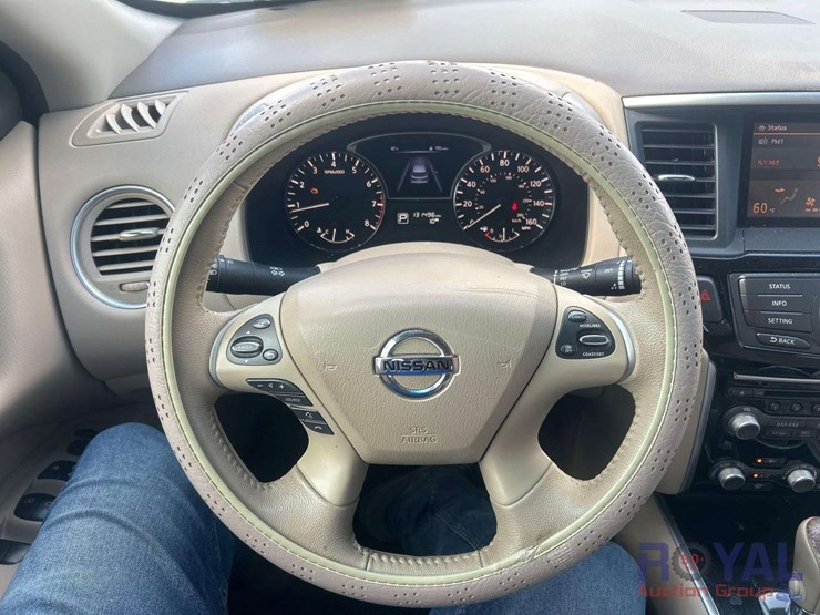 2015-nissan-pathfinder-image-10