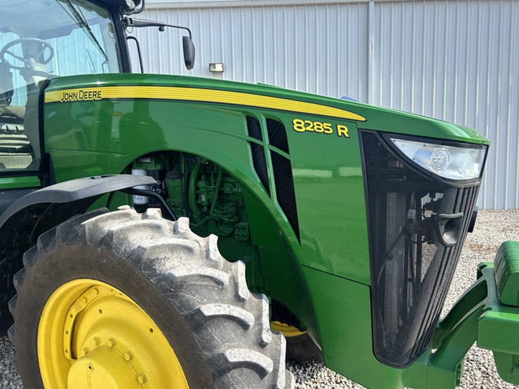 2012-john-deere-8285r-image-16