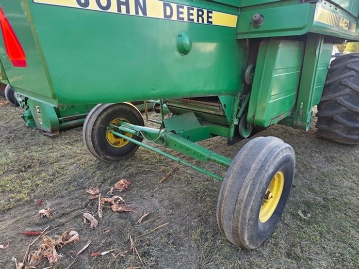 john-deere-4420-image-24