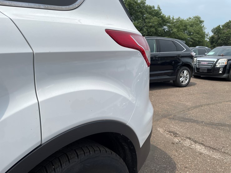 2015-ford-escape-se-image-23