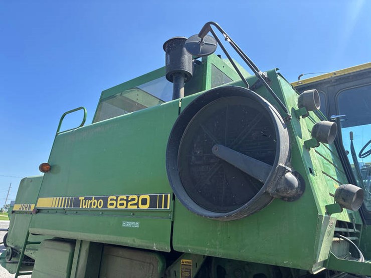 1981-john-deere-6620-image-22