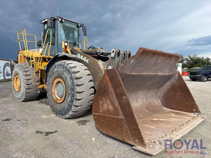 2011-deere-844k-image-2
