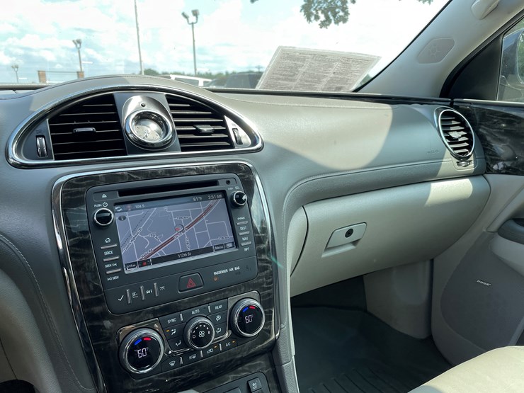 2013-buick-enclave-image-58