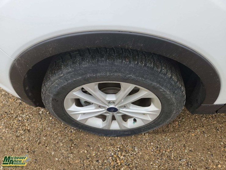 2017-ford-escape-se-image-23