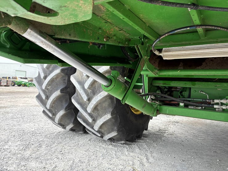 2016-john-deere-s680-image-23