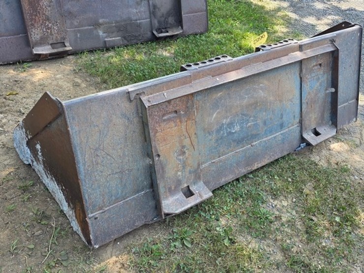 66"-skidloader-tooth-bucket-image-1
