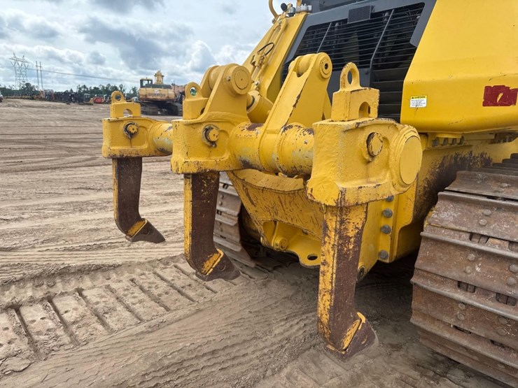 2021-komatsu-d51ex-24-image-17
