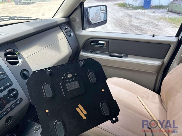 2012-ford-expedition-image-16