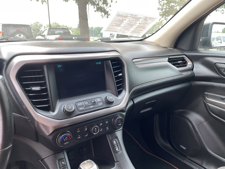 2017-gmc-acadia-image-64