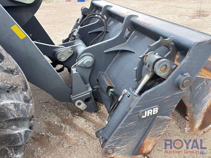 2018-deere-524k-image-29