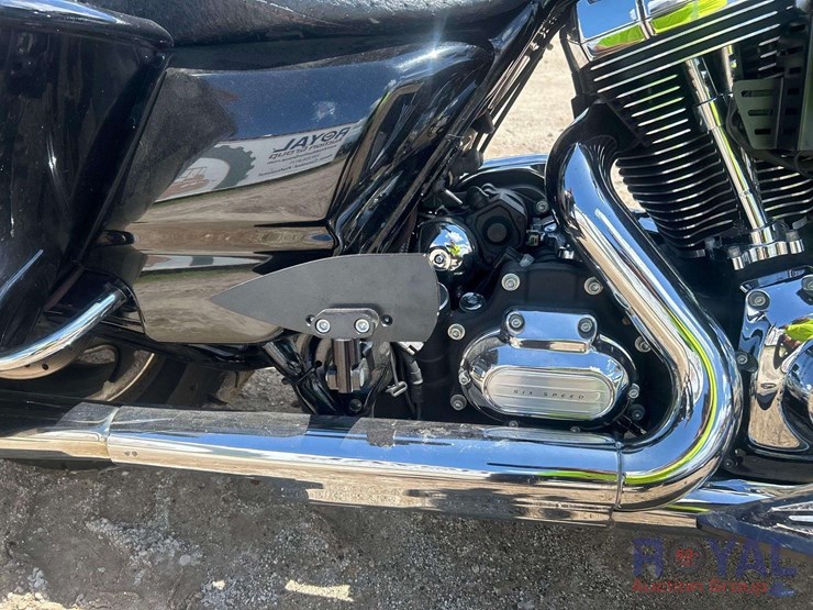 2012-harley-davidson-flhx-street-glide-motorcycle-image-13