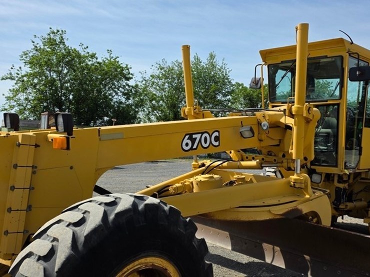 2001-deere-670c-image-7