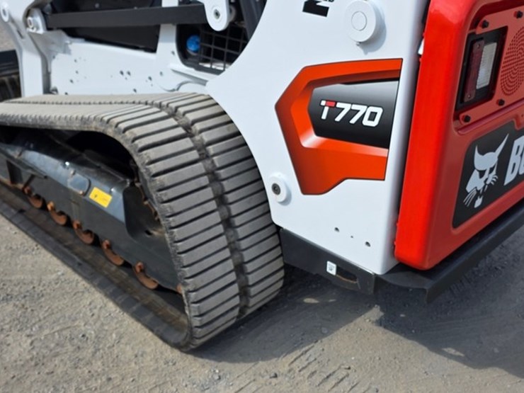 2023-bobcat-t770-image-22