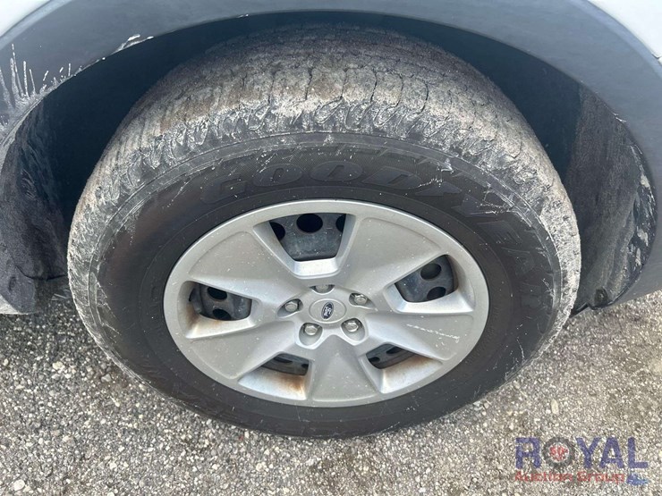 2014-ford-explorer-image-24