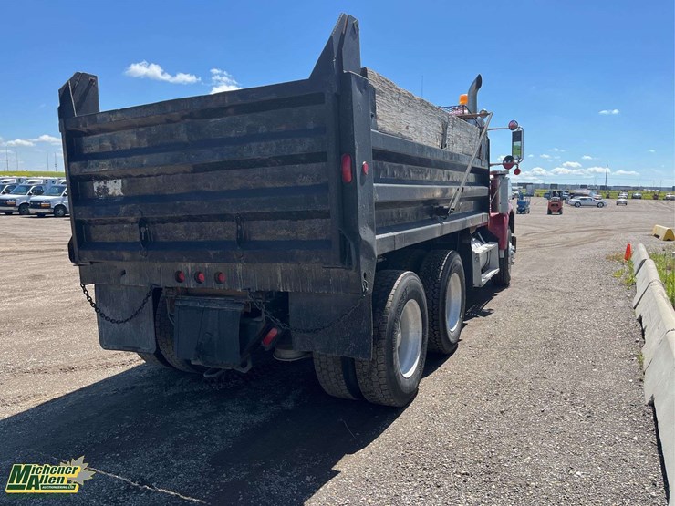 1993-freightliner-fld120-image-11