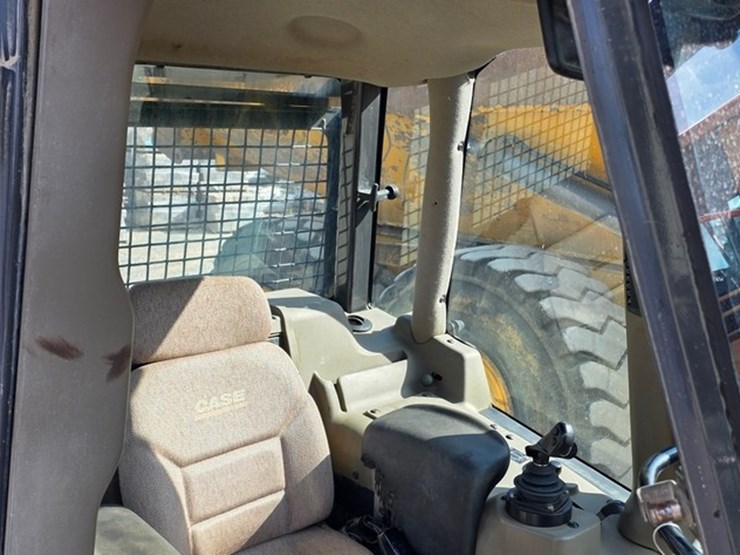 2012-case-850l-xlt-image-60