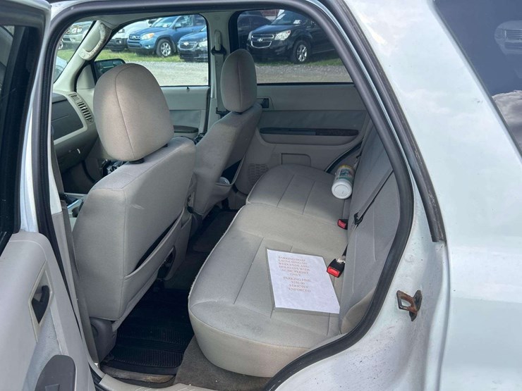 2012-ford-escape-image-17