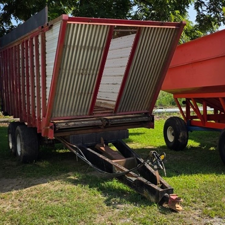 Tandem Axle Silage Cart