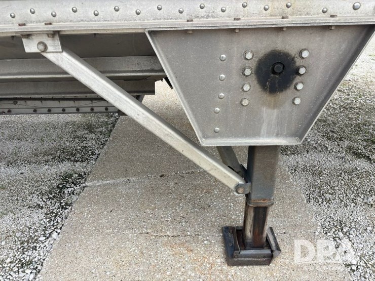2016-wilson-grain-trailer-image-53