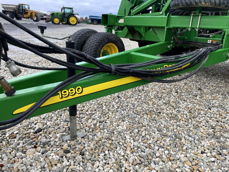 2017-john-deere-1990-image-14