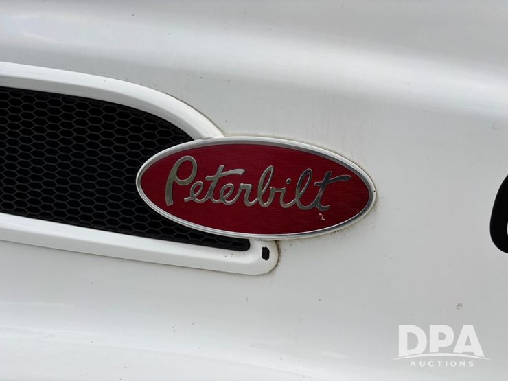 2012-peterbilt-386-image-27