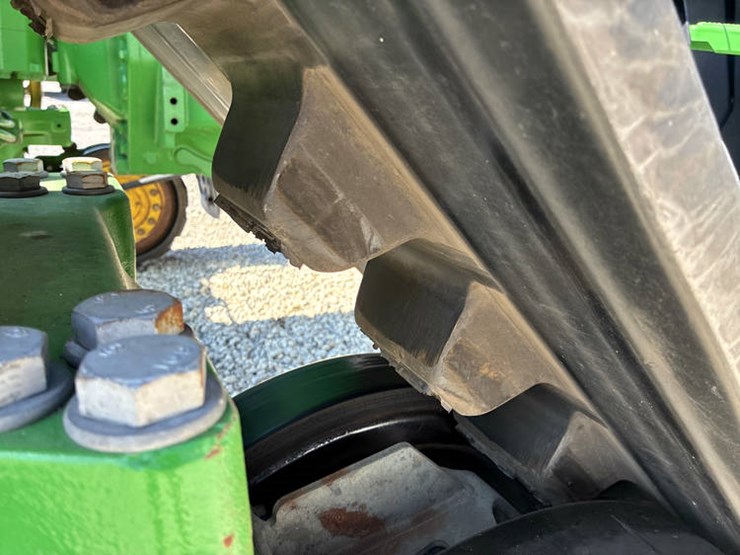 2020-john-deere-8rx-410-image-54