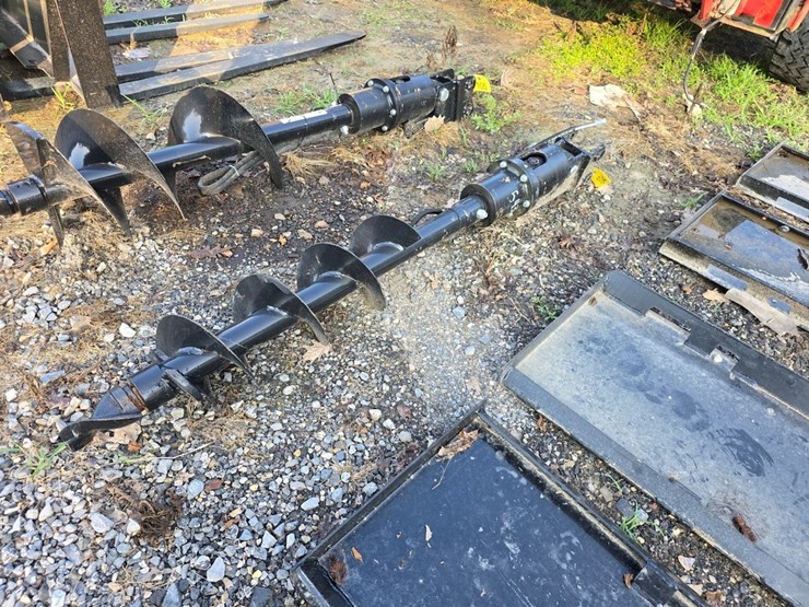 new-9"-mini-excavator-post-hole-digger-image-1